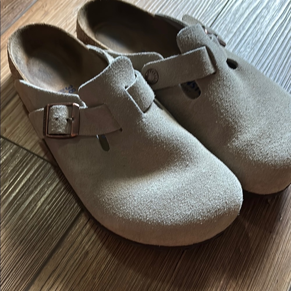 Birkenstock Tan Mules with Adjustable Strap and Contoured Footbed
